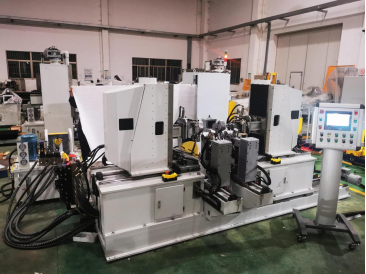 ZCN091EG-1300（1800）全自動(dòng)數(shù)控四臂定子線圈伺服漲型機(jī)